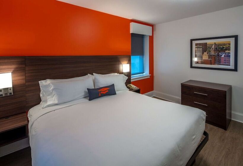 Люкс, Collegian Hotel & Suites, Trademark Collection By Wyndham