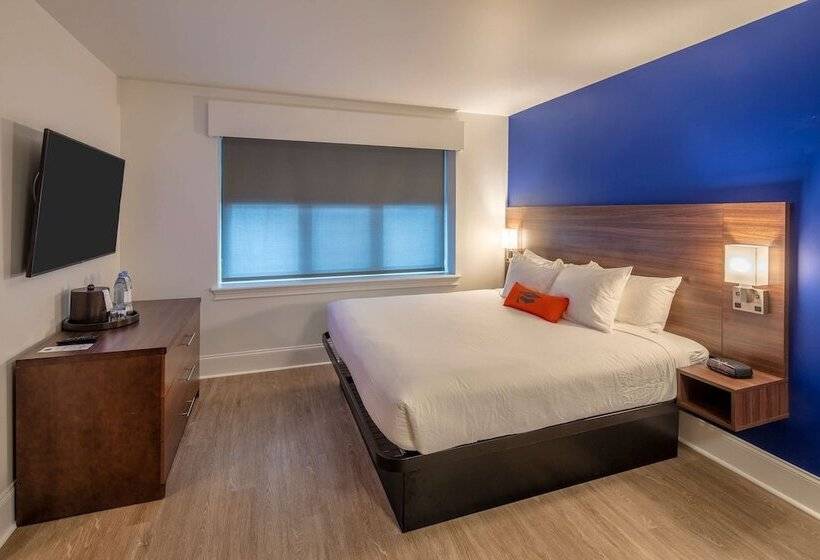 Люкс, Collegian Hotel & Suites, Trademark Collection By Wyndham