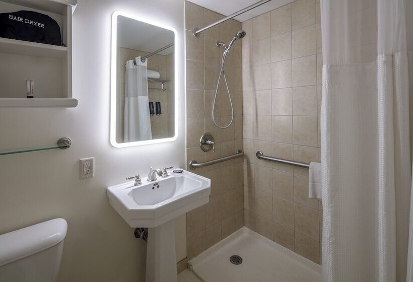 Номер Deluxe Адаптированный для Инвалидов, Collegian Hotel & Suites, Trademark Collection By Wyndham