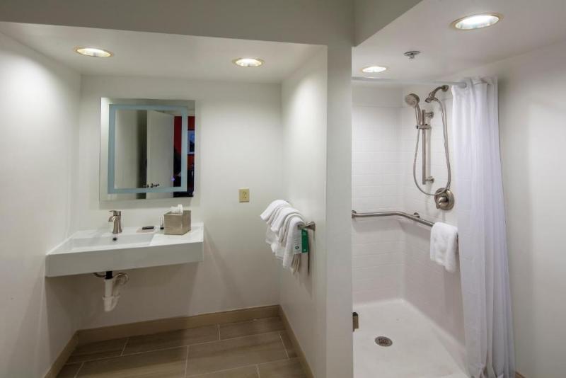 Стандартный Номер Кровать Кинг, Collegian Hotel & Suites, Trademark Collection By Wyndham