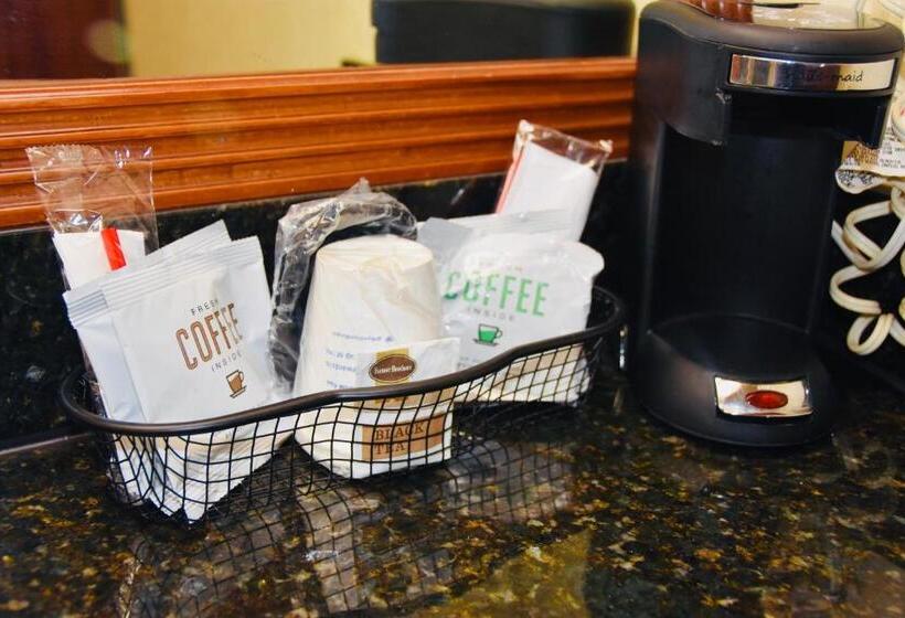 ２ダブルベッドのスタンダードルーム, Days Inn By Wyndham Las Cruces