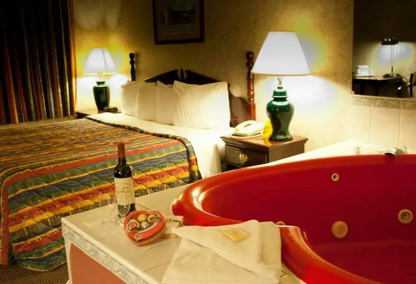 キングサイズベッドのスイートルーム, Days Inn By Wyndham Parsippany
