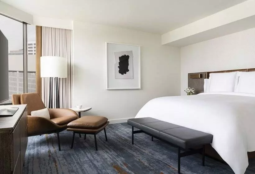 سوئیت برای معلولان, Four Seasons Hotel Houston