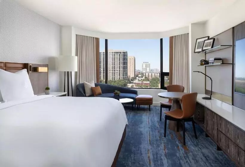 اتاق دلوکس مخصوص معلولین, Four Seasons Hotel Houston