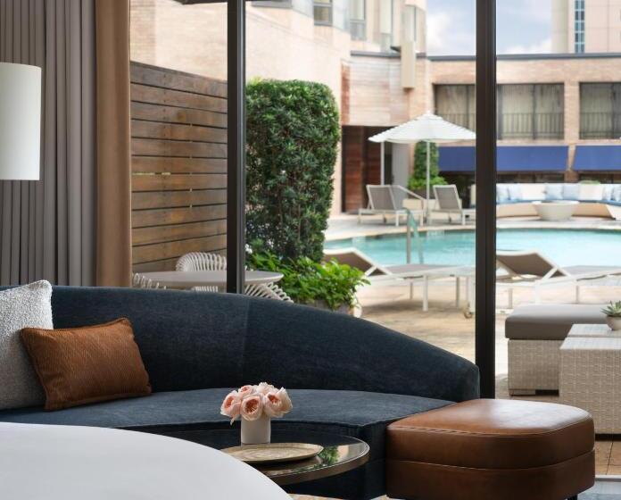 Хижина, Four Seasons Hotel Houston