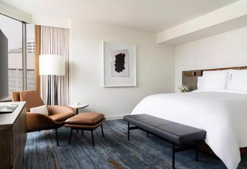سوییت اجرایی, Four Seasons Hotel Houston