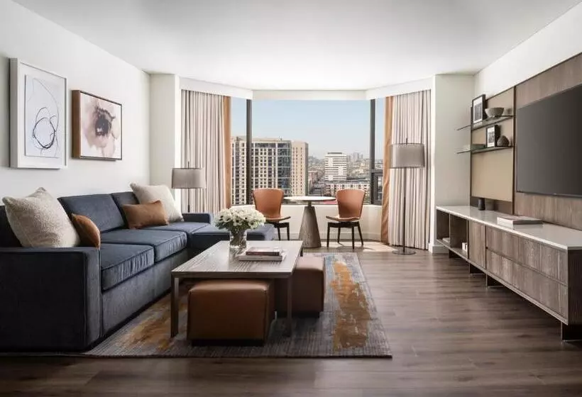 سوئیت با تخت بزرگ, Four Seasons Hotel Houston
