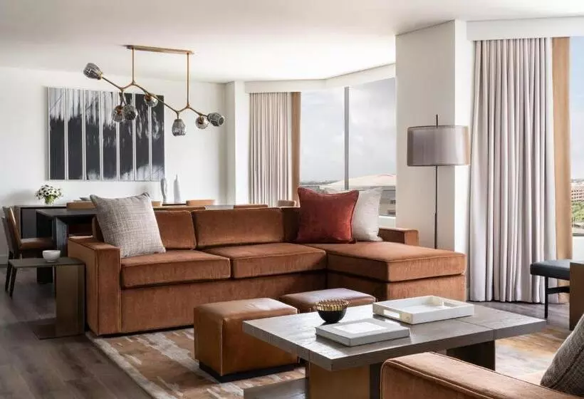 سوئیت با تخت بزرگ, Four Seasons Hotel Houston