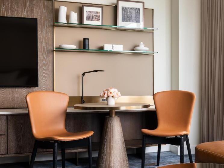 キングサイズベッドのスタンダードルーム, Four Seasons Hotel Houston
