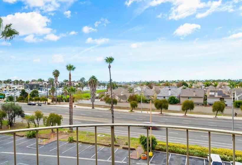 غرفة قياسية سرير كينج, Golden Sails