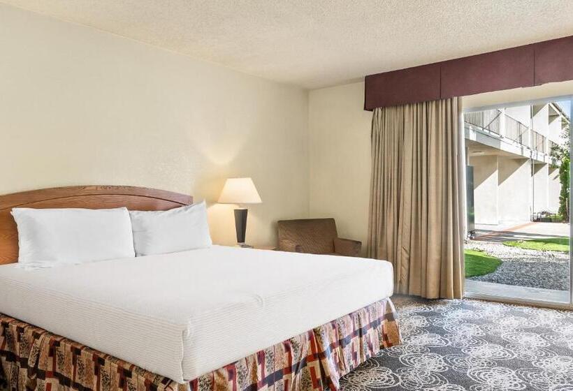 غرفة ديلوكس سرير كينج, Golden Sails