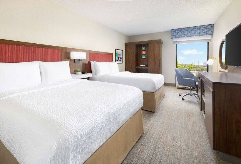 带2个双人床的标准工作室, Hampton Inn Long Island/islandia