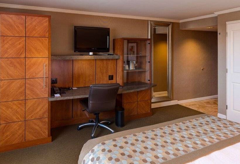 Junior Suite, Doubletree By Hilton Akron Fairlawn