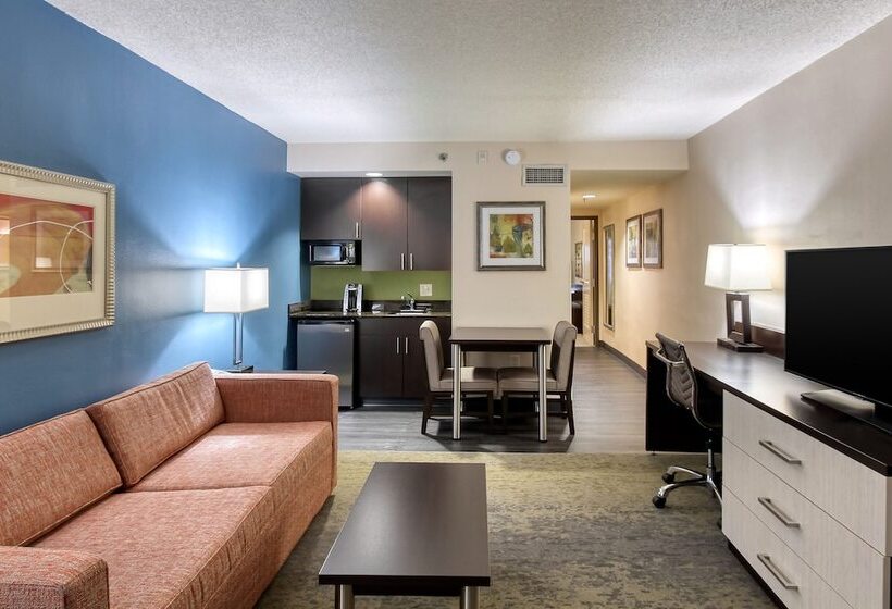 جناح, Holiday Inn & Suites Atlanta Airport North, An Ihg