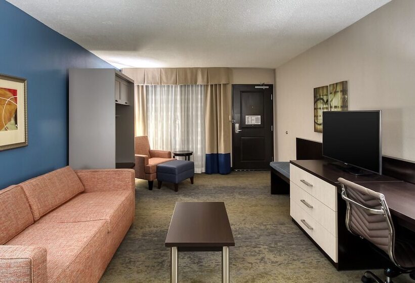 Suite, Holiday Inn & Suites Atlanta Airport North, An Ihg