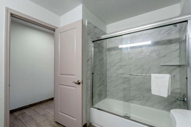 Номер Стандарт Адаптированный для Инвалидов, Holiday Inn Youngstown South   Boardman, An Ihg