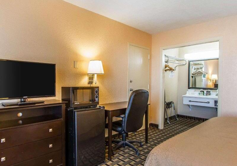 Standard Szoba King Size Bed, Quality Inn Ada Near University