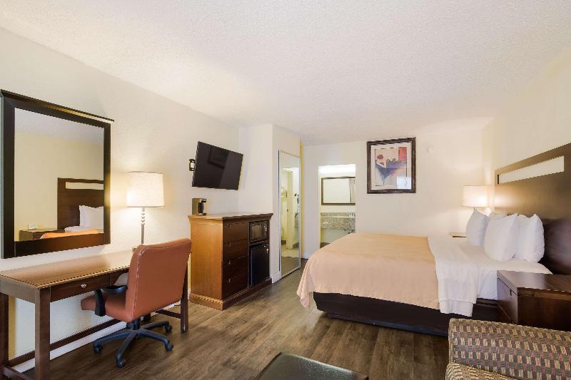 غرفة قياسية سرير كينج, Quality Inn & Suites Conference Center Statesboro Historic District