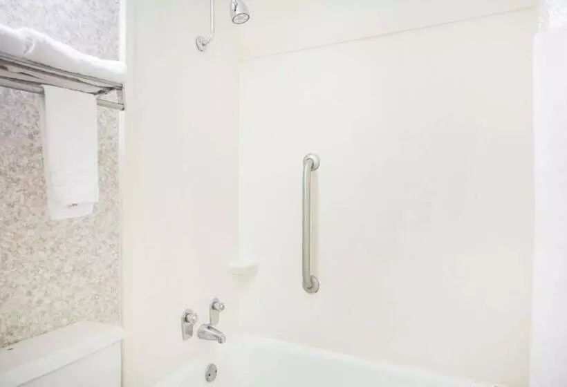 デラックスルーム, Ramada By Wyndham & Suites Warner Robins