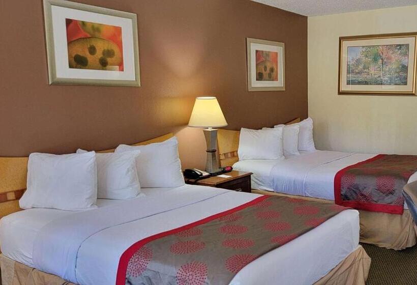 ２ダブルベッドのスタンダードルーム, Ramada By Wyndham & Suites Warner Robins