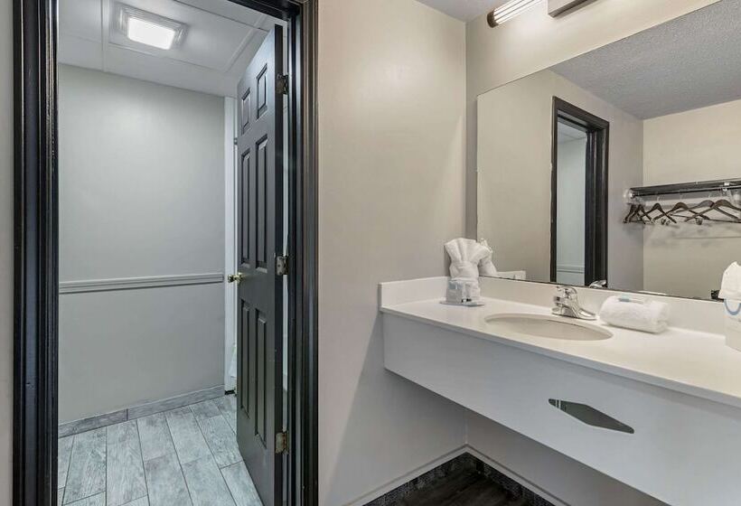 带2个双人床的标准工作室, Green Granite Inn, Ascend Hotel Collection