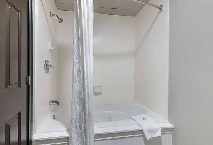 자쿠지 스위트, Green Granite Inn, Ascend Hotel Collection