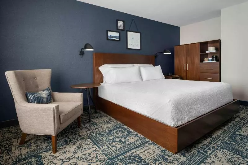 キングサイズベッドのスタンダードルーム, Clarion Hotel & Conference Center Myrtle Beach