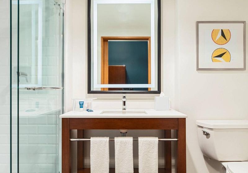 اتاق استاندارد با تخت بزرگ, Clarion Hotel & Conference Center Myrtle Beach