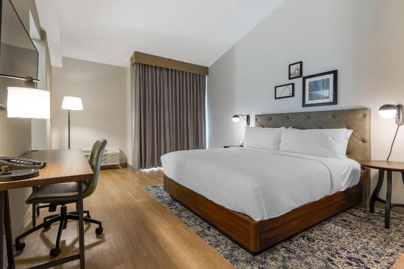 اتاق استاندارد با تخت بزرگ, Clarion Hotel & Conference Center Myrtle Beach