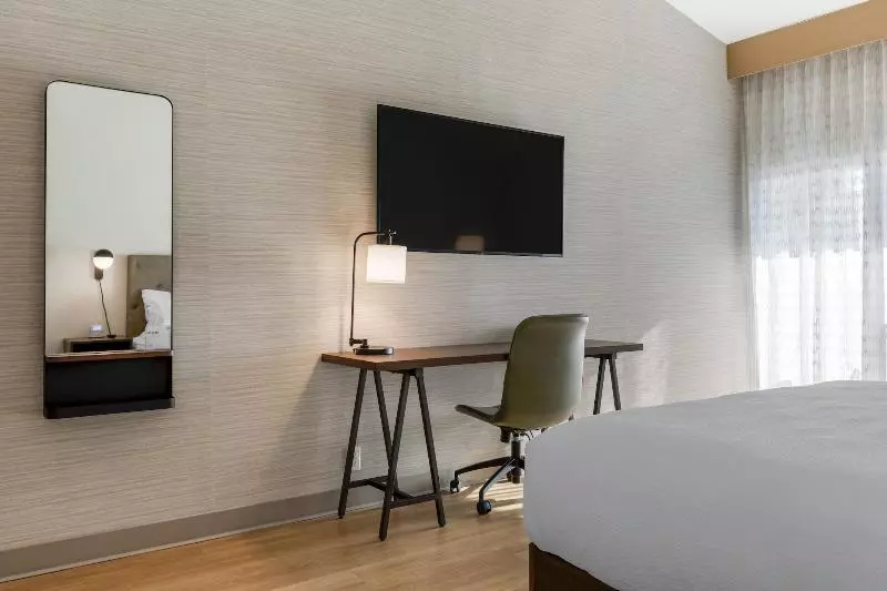 キングサイズベッドのスタンダードルーム, Clarion Hotel & Conference Center Myrtle Beach