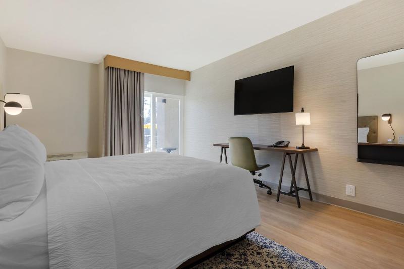 اتاق استاندارد با تخت بزرگ, Clarion Hotel & Conference Center Myrtle Beach