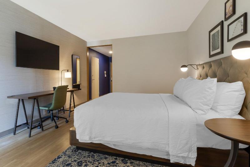 اتاق استاندارد با تخت بزرگ, Clarion Hotel & Conference Center Myrtle Beach