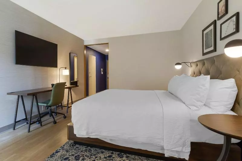 キングサイズベッドのスタンダードルーム, Clarion Hotel & Conference Center Myrtle Beach