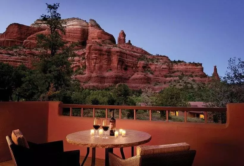 استودیوی استاندارد, Enchantment Resort