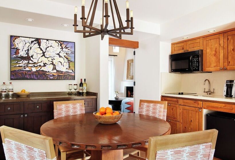 استودیوی استاندارد, Enchantment Resort