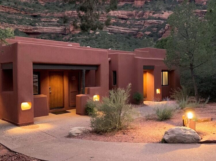 سوییت جونیور, Enchantment Resort