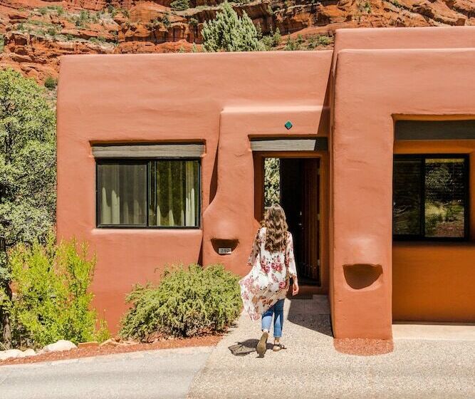 سوییت جونیور, Enchantment Resort