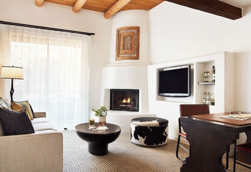 سوییت جونیور, Enchantment Resort