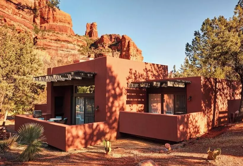 سوئیت با تخت بزرگ, Enchantment Resort