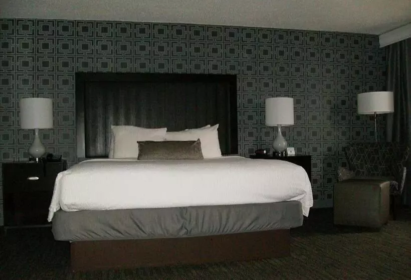 سوئیت با تخت بزرگ, Best Western Plus Bradford Inn