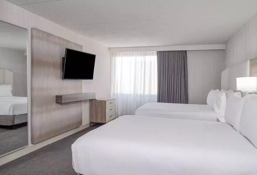２ダブルベッドのスタンダードルーム, Crowne Plaza Indianapolis Airport, An Ihg
