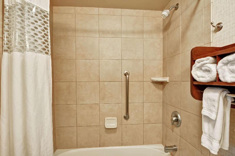 Номер Стандарт Кровать Кинг Адаптированный для Инвалидов, Doubletree By Hilton Boston Rockland