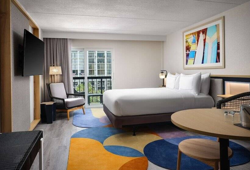 Quarto Standard Cama Casal Vista Mar Lateral, Hilton Garden Inn Cocoa Beach Oceanfront