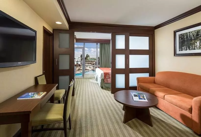 2 Bedrooms Suite Sea View, Newport Beachside Hotel & Resort