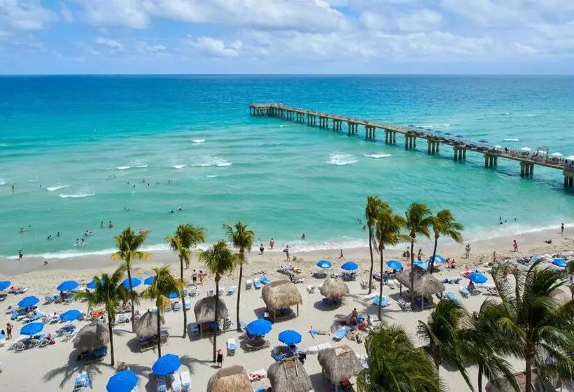 سوئیت با چشم‌انداز, Newport Beachside Hotel & Resort