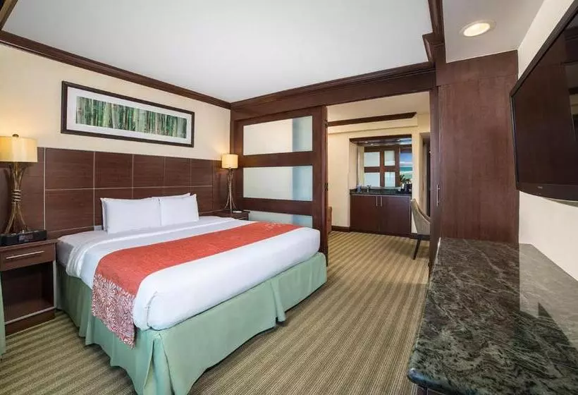 سوئیت با چشم‌انداز, Newport Beachside Hotel & Resort