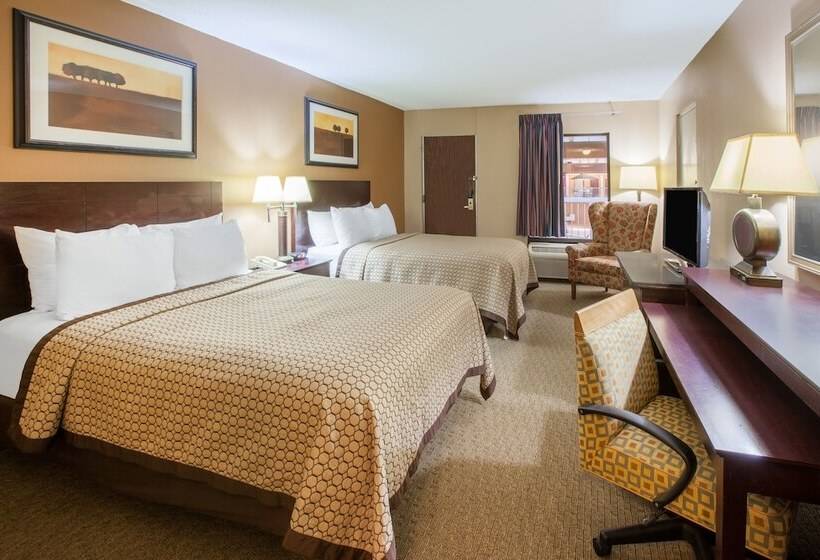 Номер Стандарт 2 Двуспальные Кровати, Quality Inn & Suites