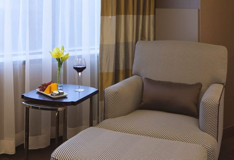 ２ダブルベッドのスタンダードルーム, The Plaza Hotel Columbus At Capitol Square