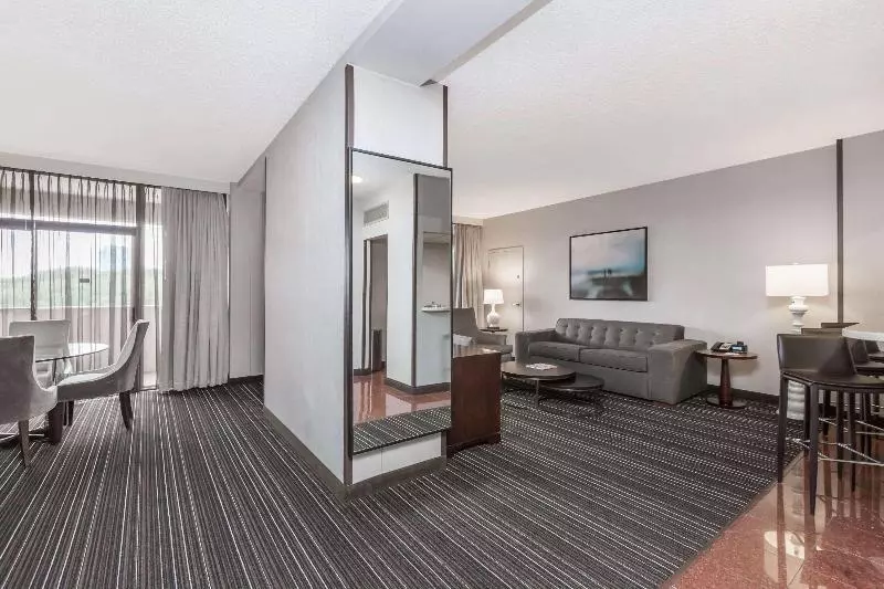 スイート, Sonesta Atlanta Northwest Marietta   The Battery