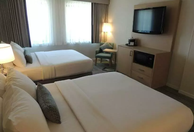 اتاق لوکس, The Inn At Longwood Medical